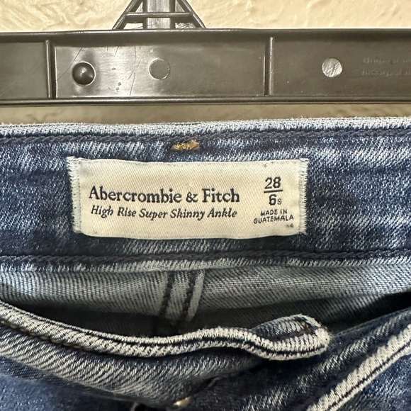 Abercrombie & Fitch High Rise Super Skinny Ankle Jeans Button Fly Size 28 - Picture 4 of 6